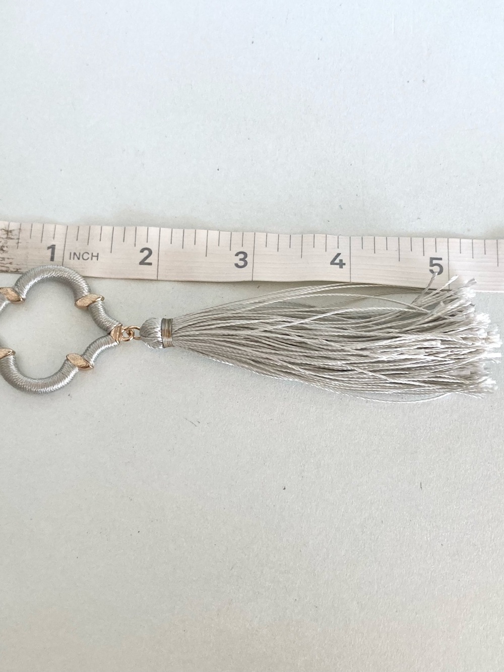 Light gray Pendant Tassel preloved long chain Necklace Elegant Women's Jewelry - Picture 7 of 7